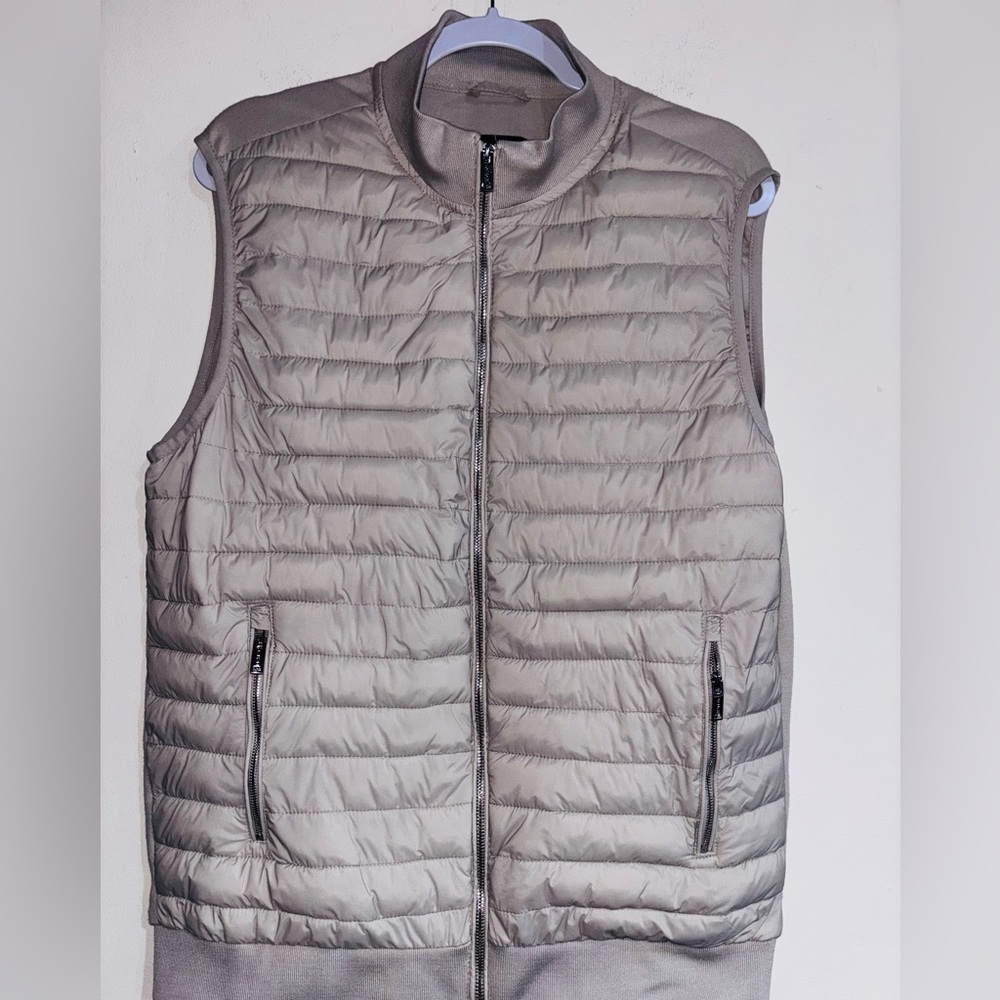 Tahari cream  front Puffer Vest.